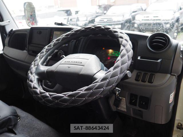 Mitsubishi CANTER 2015-07 6670724-1