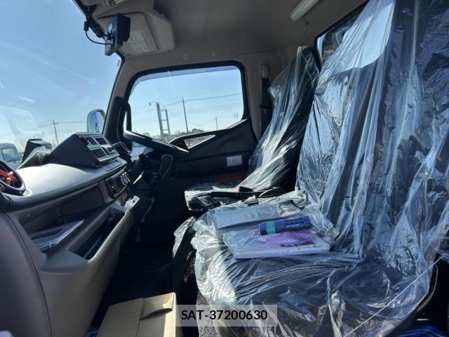 Mitsubishi CANTER 2026-01 6675276-23