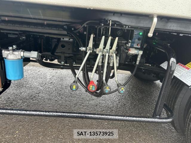 Mitsubishi CANTER 2026-01 6675277-9