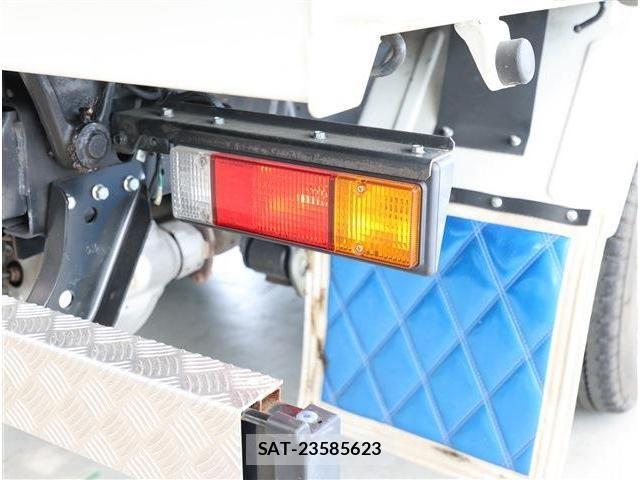Mitsubishi CANTER 2020-11 6675292-25