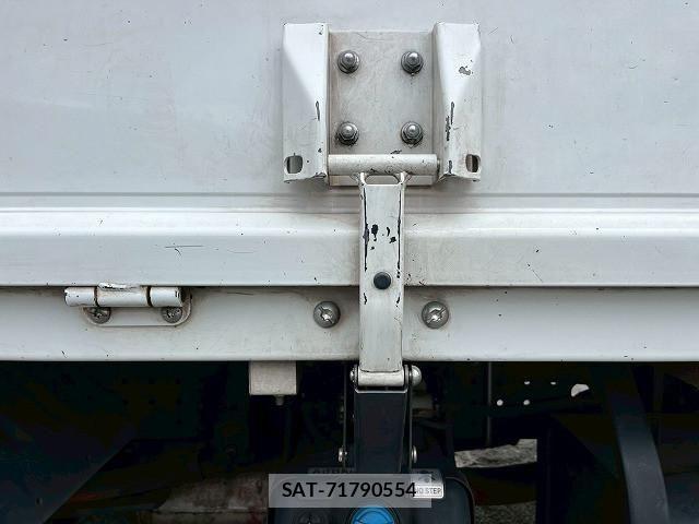 Mitsubishi CANTER 2017-07 6675308-15