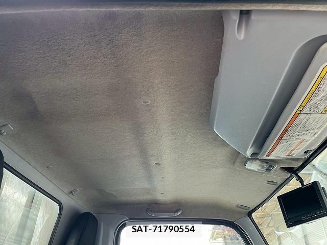 Mitsubishi CANTER 2017-07 6675308-21