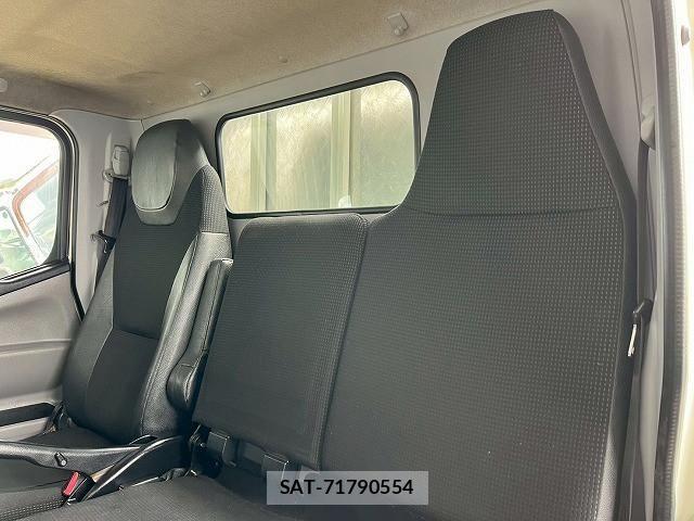 Mitsubishi CANTER 2017-07 6675308-24