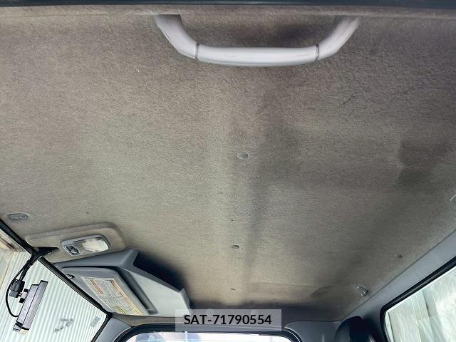 Mitsubishi CANTER 2017-07 6675308-25