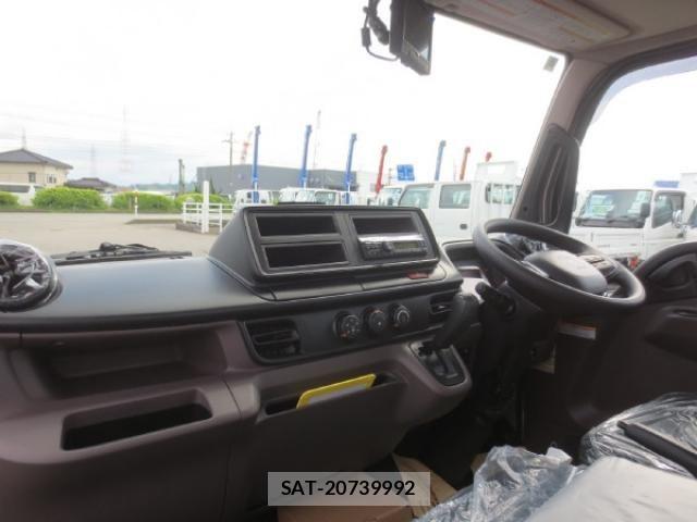 Mitsubishi CANTER 2025-06 6682602-13