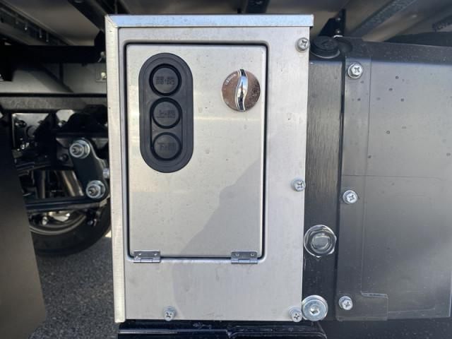 Mitsubishi CANTER 2026-02 6689537-9