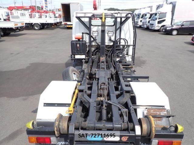 Mitsubishi CANTER 2014-10 6715785-11