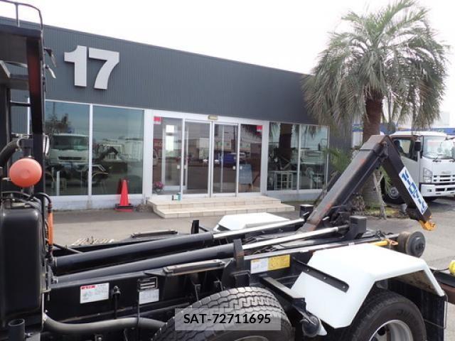 Mitsubishi CANTER 2014-10 6715785-15