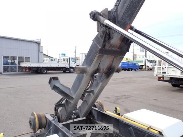 Mitsubishi CANTER 2014-10 6715785-16