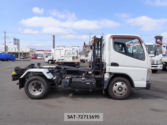 Mitsubishi CANTER 2014-10 6715785-3