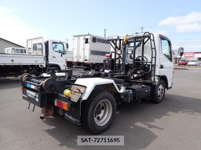 Mitsubishi CANTER 2014-10 6715785-4