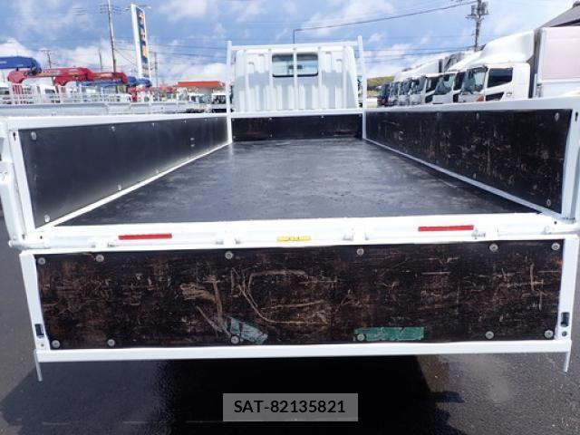 Mitsubishi CANTER 2015-07 6715797-11
