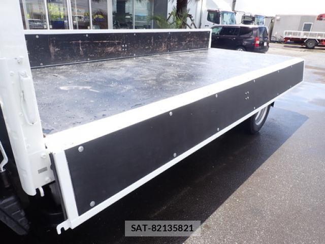 Mitsubishi CANTER 2015-07 6715797-12