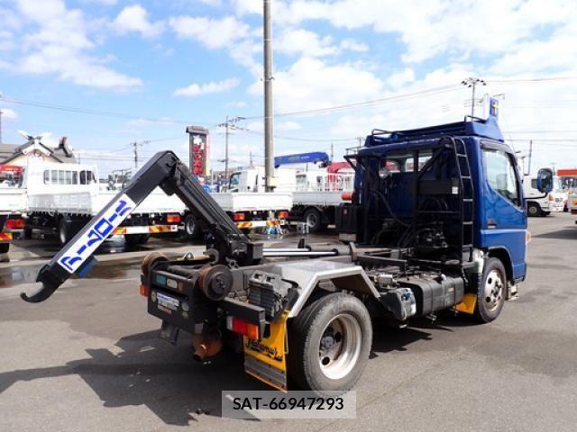 Mitsubishi CANTER 2016-08 6715784-14