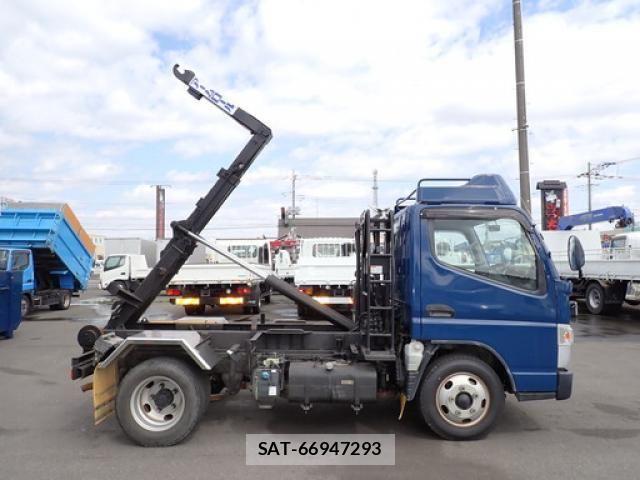 Mitsubishi CANTER 2016-08 6715784-17