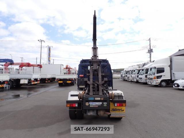 Mitsubishi CANTER 2016-08 6715784-18