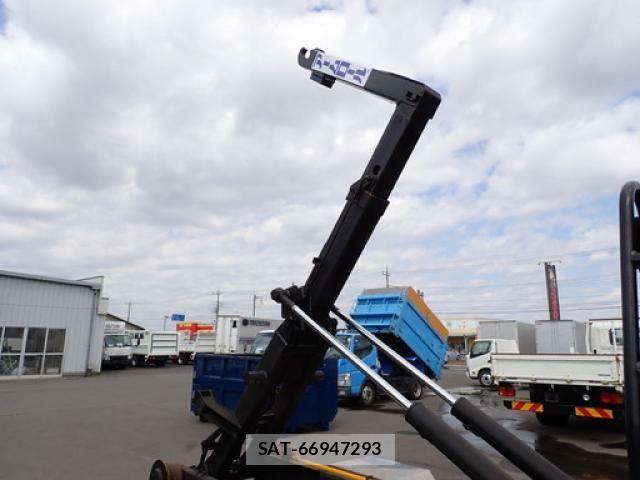 Mitsubishi CANTER 2016-08 6715784-19