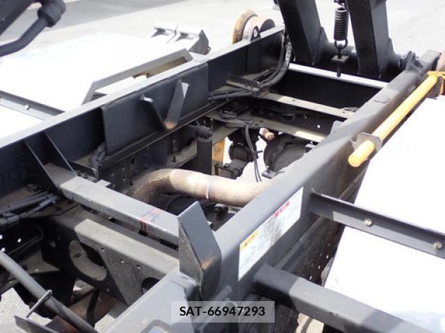 Mitsubishi CANTER 2016-08 6715784-20
