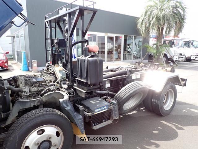 Mitsubishi CANTER 2016-08 6715784-22