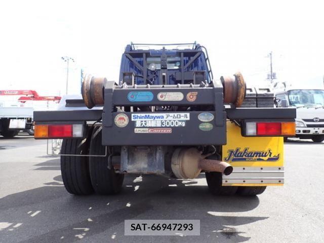 Mitsubishi CANTER 2016-08 6715784-24