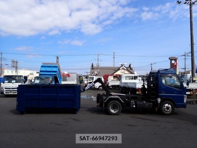 Mitsubishi CANTER 2016-08 6715784-3