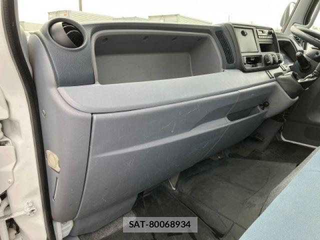 Mitsubishi CANTER 2013-06 6715788-25