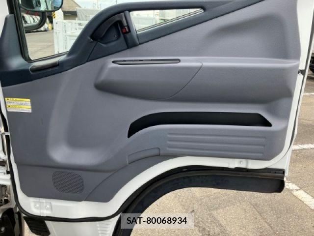 Mitsubishi CANTER 2013-06 6715788-27