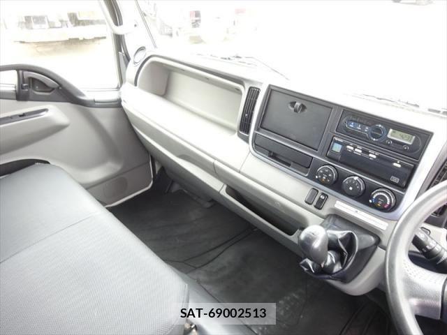 Mitsubishi CANTER 2018-05 6715783-25