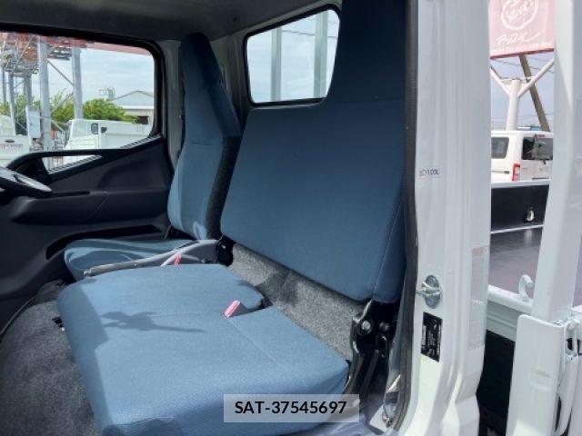 Mitsubishi CANTER 2014-01 6715796-23