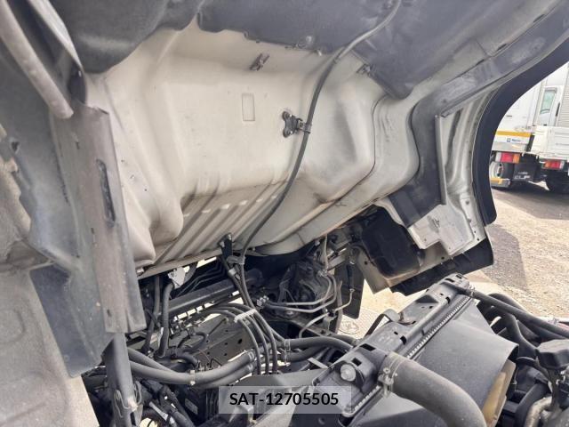 Mitsubishi CANTER 2016-05 6715786-24