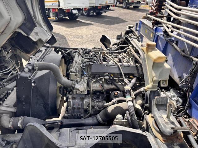 Mitsubishi CANTER 2016-05 6715786-25