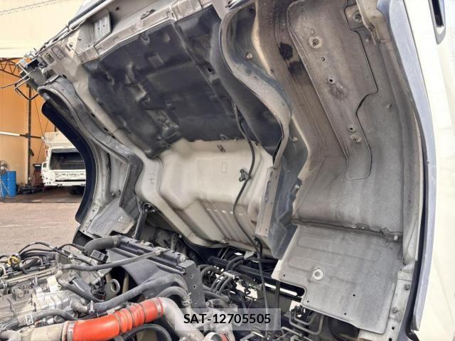 Mitsubishi CANTER 2016-05 6715786-29