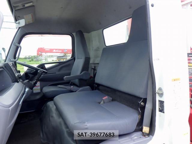 Mitsubishi CANTER 2015-05 6715782-12
