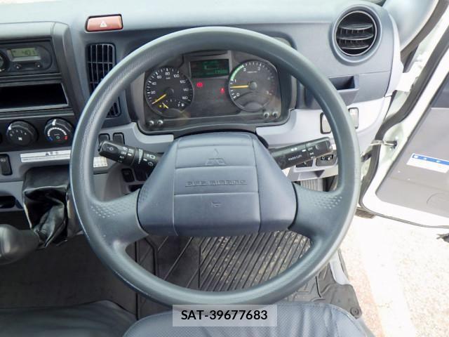 Mitsubishi CANTER 2015-05 6715782-13