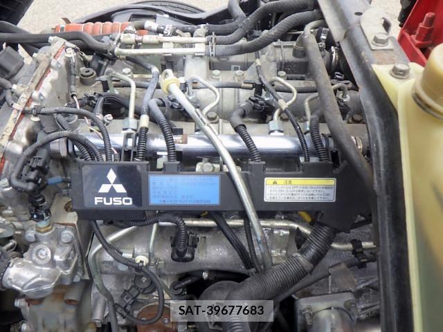 Mitsubishi CANTER 2015-05 6715782-21