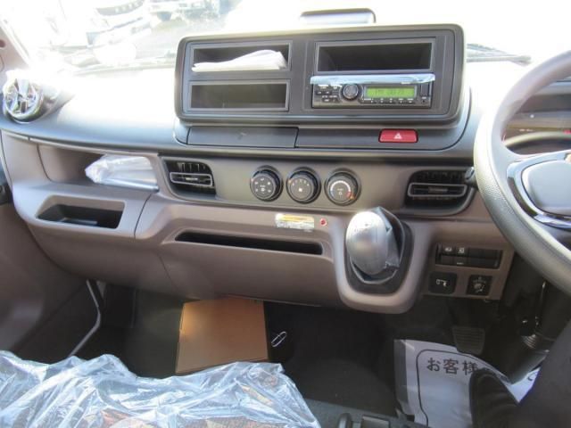 Mitsubishi CANTER 2025-12 6805360-25