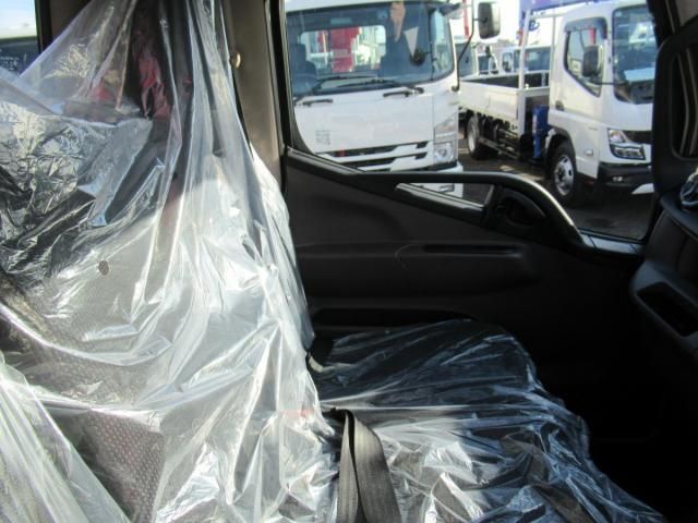 Mitsubishi CANTER 2025-12 6805360-28