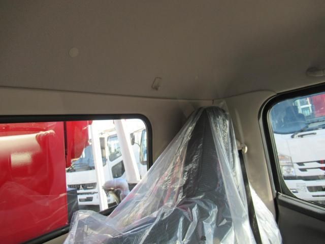 Mitsubishi CANTER 2025-12 6805360-29