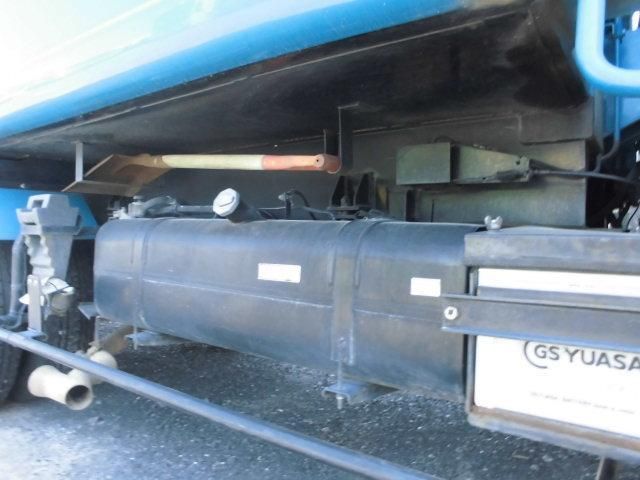 Mitsubishi CANTER 2011-04 6805368-19
