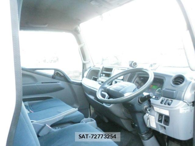 Mitsubishi CANTER 2013-09 6814130-10