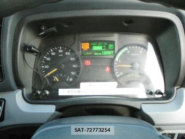 Mitsubishi CANTER 2013-09 6814130-13