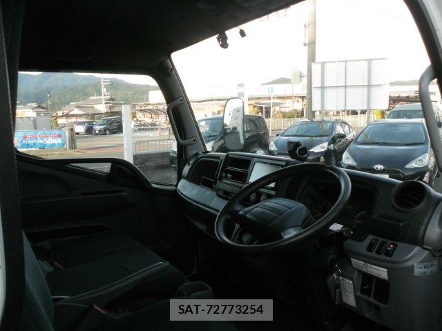Mitsubishi CANTER 2013-09 6814130-1