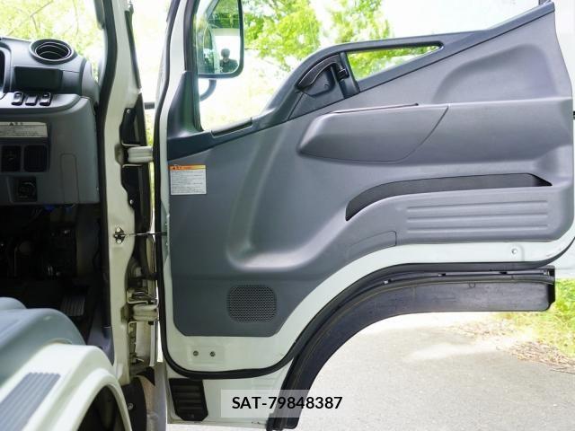 Mitsubishi CANTER 2015-10 6814132-18