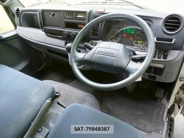 Mitsubishi CANTER 2015-10 6814132-2