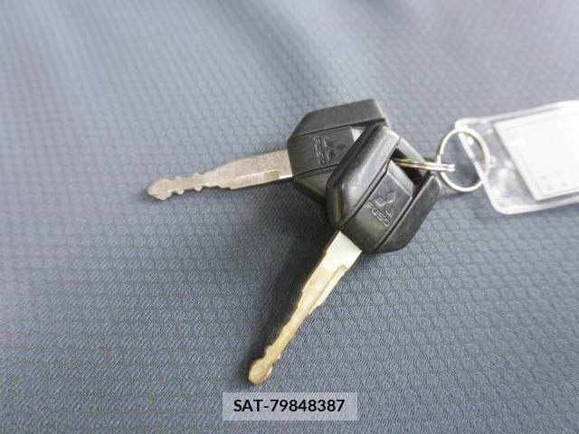 Mitsubishi CANTER 2015-10 6814132-29