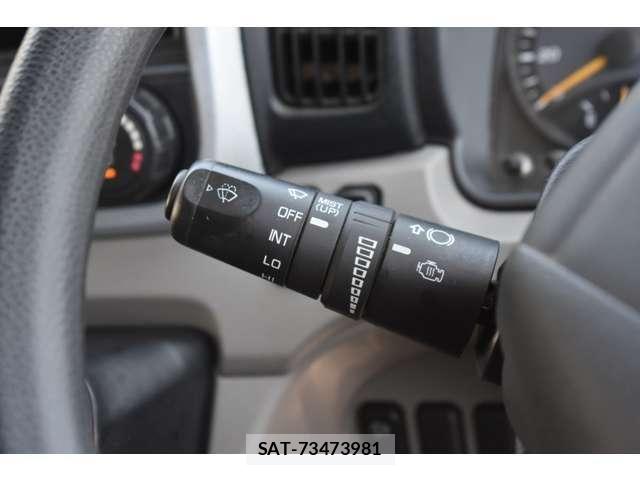 Mitsubishi CANTER 2017-08 6814131-13