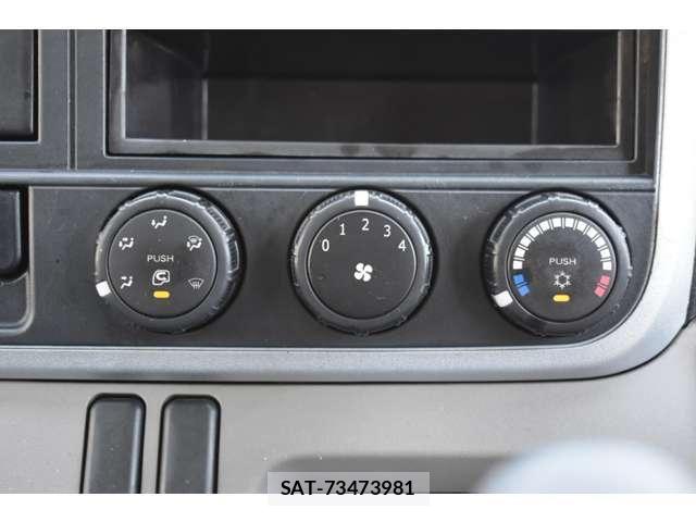 Mitsubishi CANTER 2017-08 6814131-17