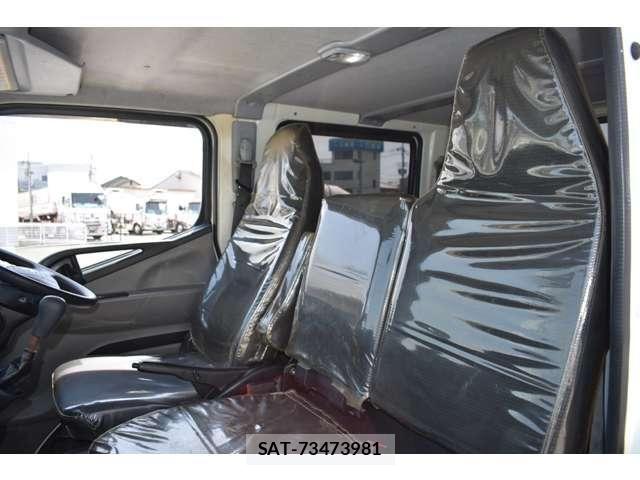 Mitsubishi CANTER 2017-08 6814131-18