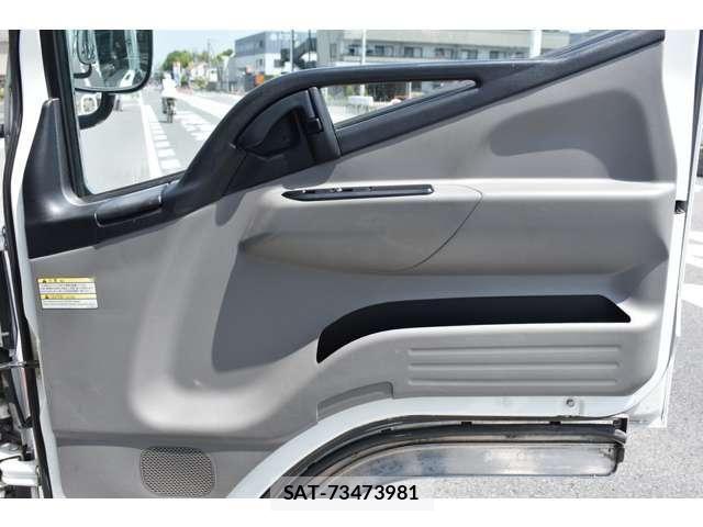 Mitsubishi CANTER 2017-08 6814131-8