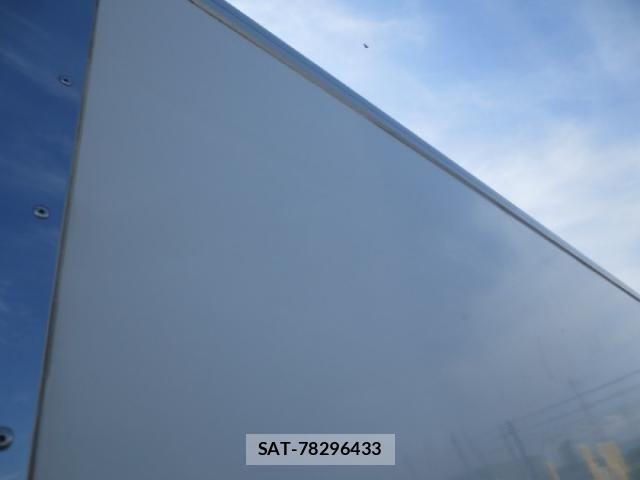 Mitsubishi CANTER 2018-03 6903001-21